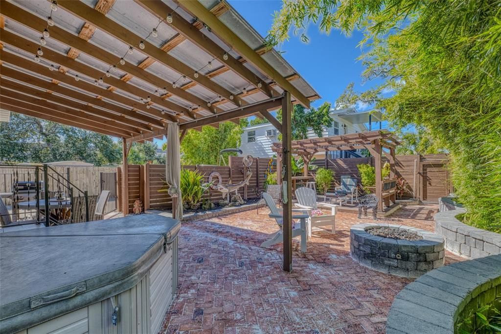 На продажу: $769,000 (4 спален, 3 ванн, 1970 Квадратных фут)