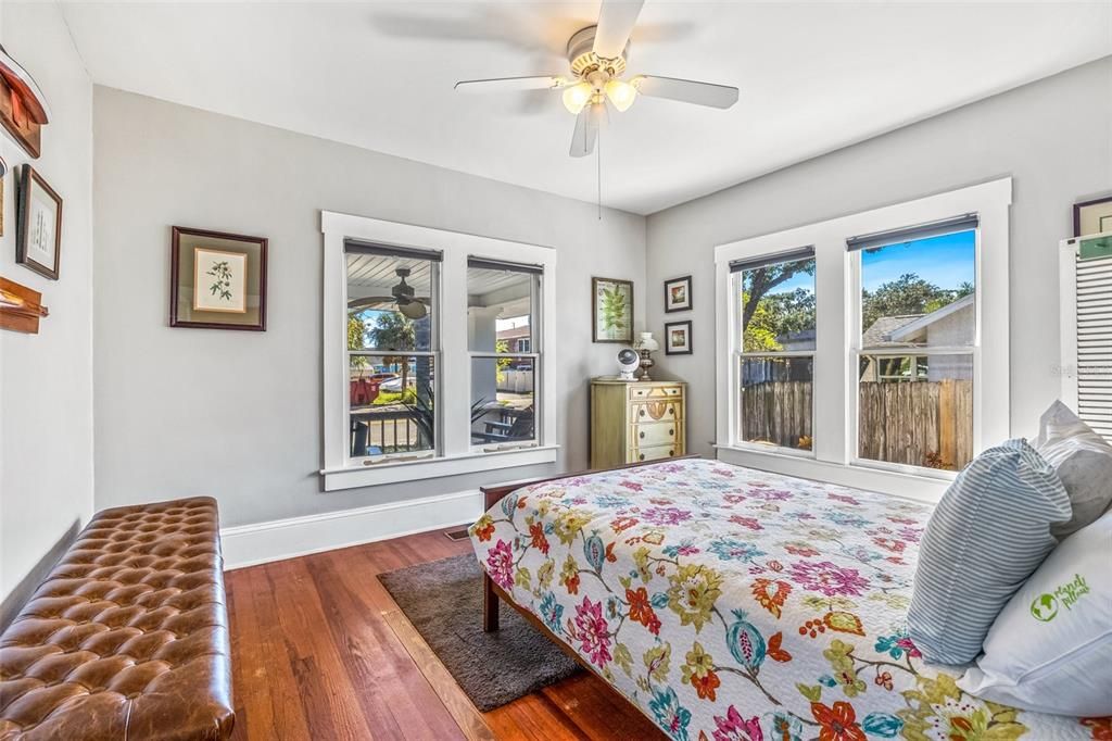 На продажу: $769,000 (4 спален, 3 ванн, 1970 Квадратных фут)