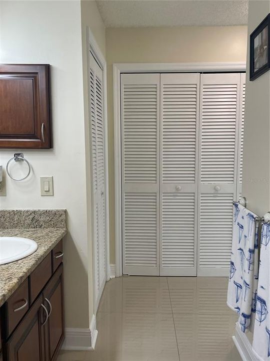 For Sale: $366,900 (2 beds, 2 baths, 1549 Square Feet)