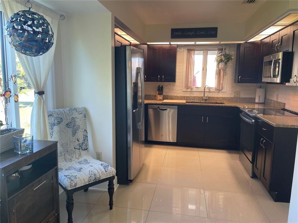 For Sale: $366,900 (2 beds, 2 baths, 1549 Square Feet)