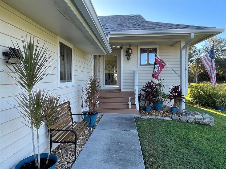 For Sale: $366,900 (2 beds, 2 baths, 1549 Square Feet)