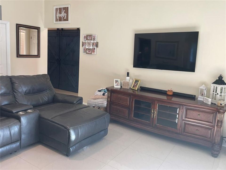 For Sale: $366,900 (2 beds, 2 baths, 1549 Square Feet)