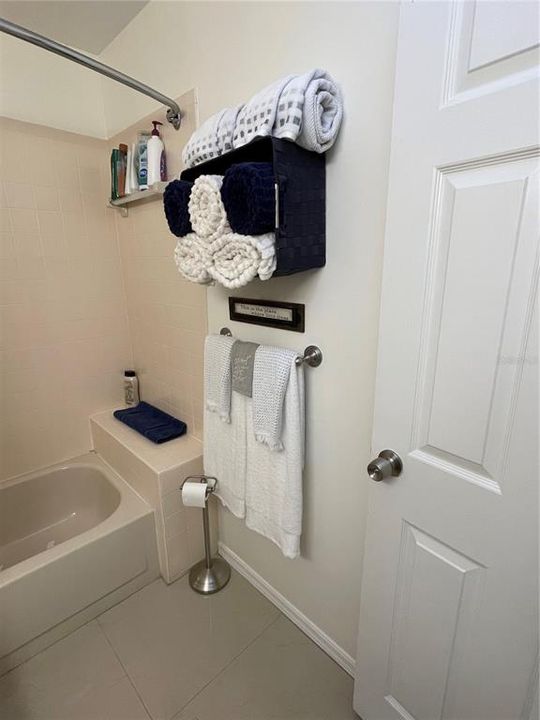 For Sale: $366,900 (2 beds, 2 baths, 1549 Square Feet)