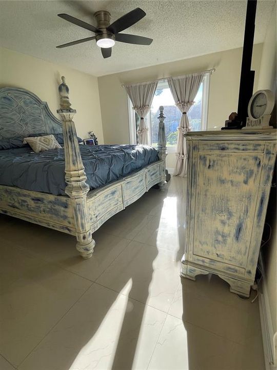 For Sale: $366,900 (2 beds, 2 baths, 1549 Square Feet)