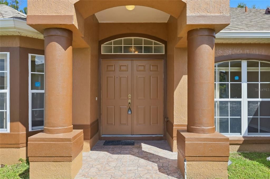 For Rent: $2,100 (4 beds, 2 baths, 2081 Square Feet)