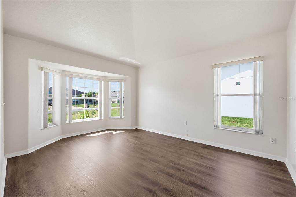 For Rent: $2,100 (4 beds, 2 baths, 2081 Square Feet)