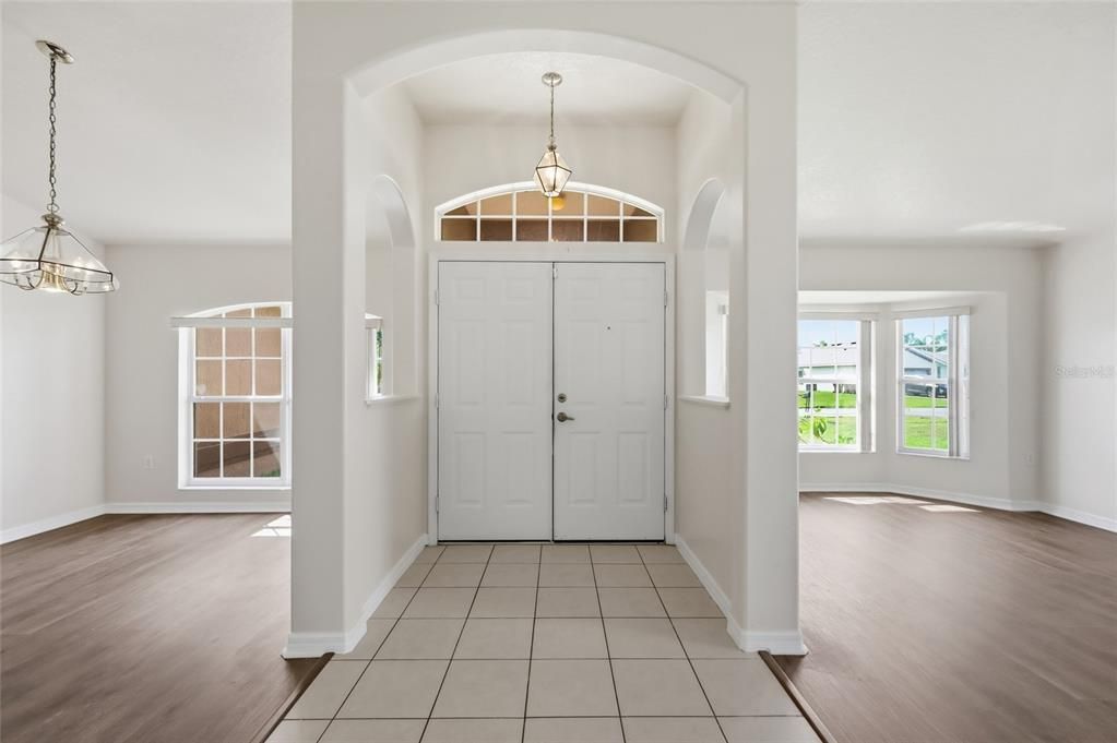 For Rent: $2,100 (4 beds, 2 baths, 2081 Square Feet)