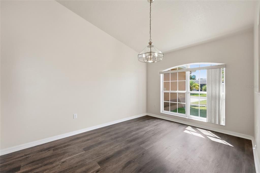 For Rent: $2,100 (4 beds, 2 baths, 2081 Square Feet)