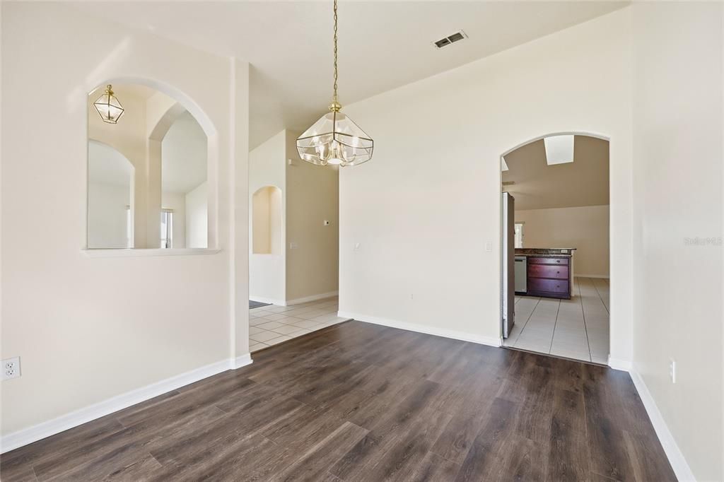 For Rent: $2,100 (4 beds, 2 baths, 2081 Square Feet)