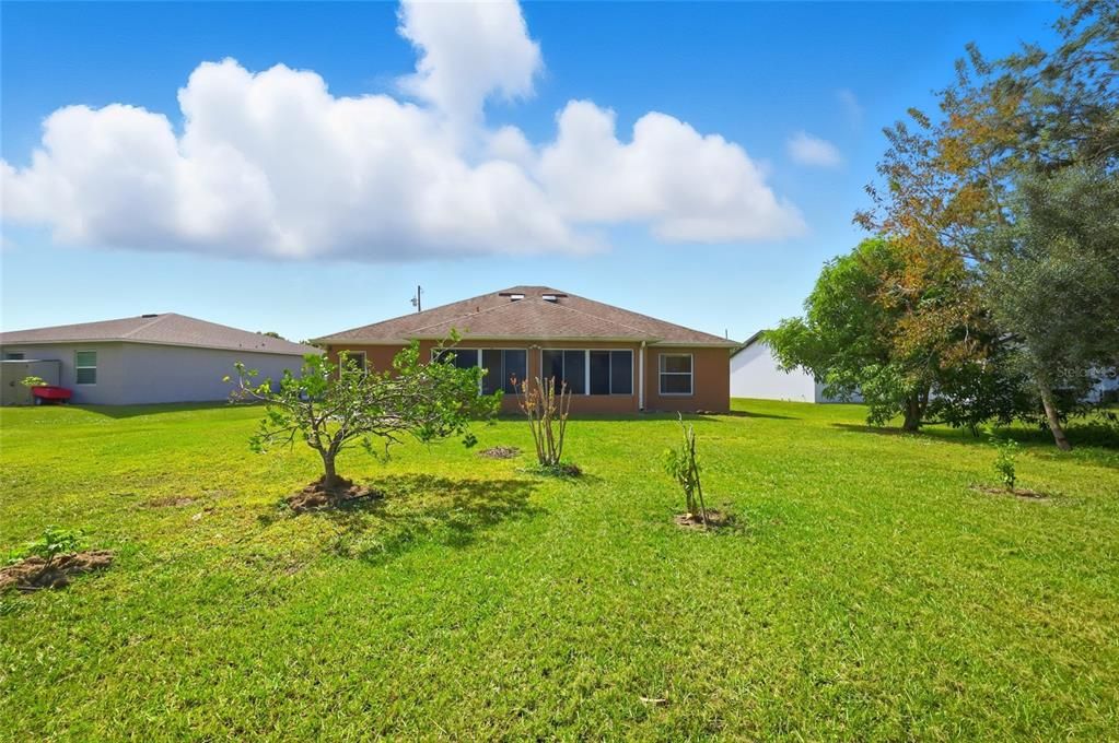 For Rent: $2,100 (4 beds, 2 baths, 2081 Square Feet)