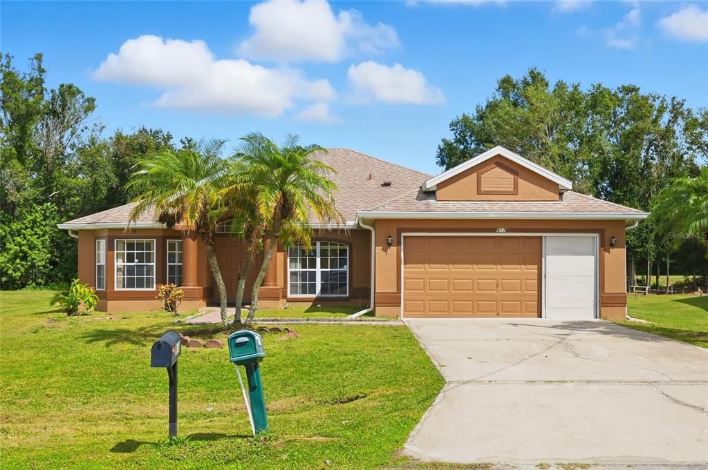 For Rent: $2,100 (4 beds, 2 baths, 2081 Square Feet)