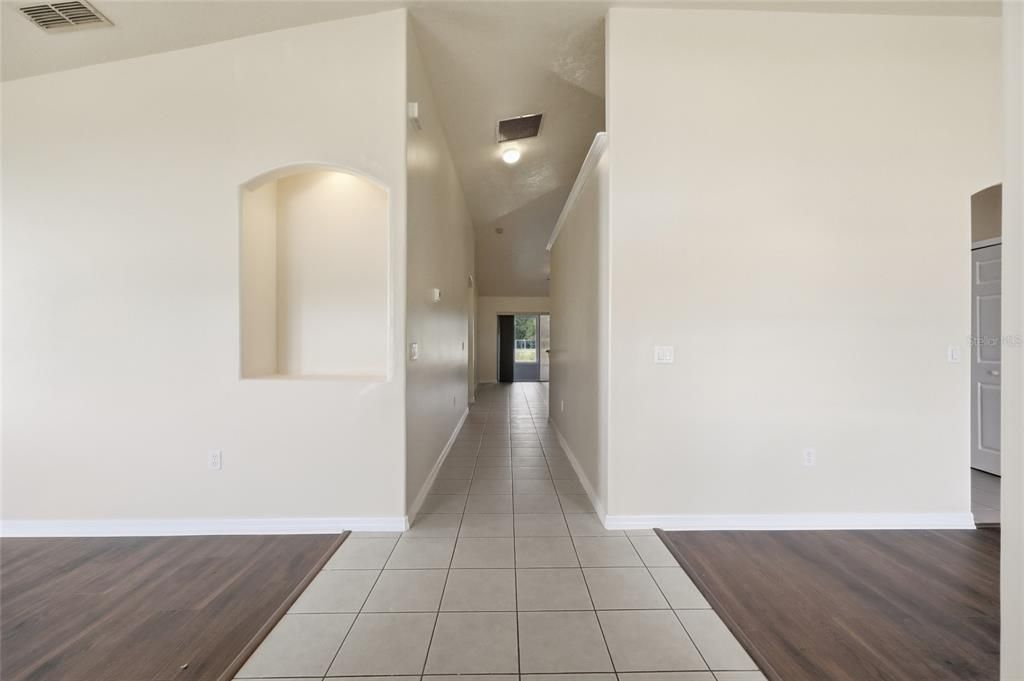 For Rent: $2,100 (4 beds, 2 baths, 2081 Square Feet)