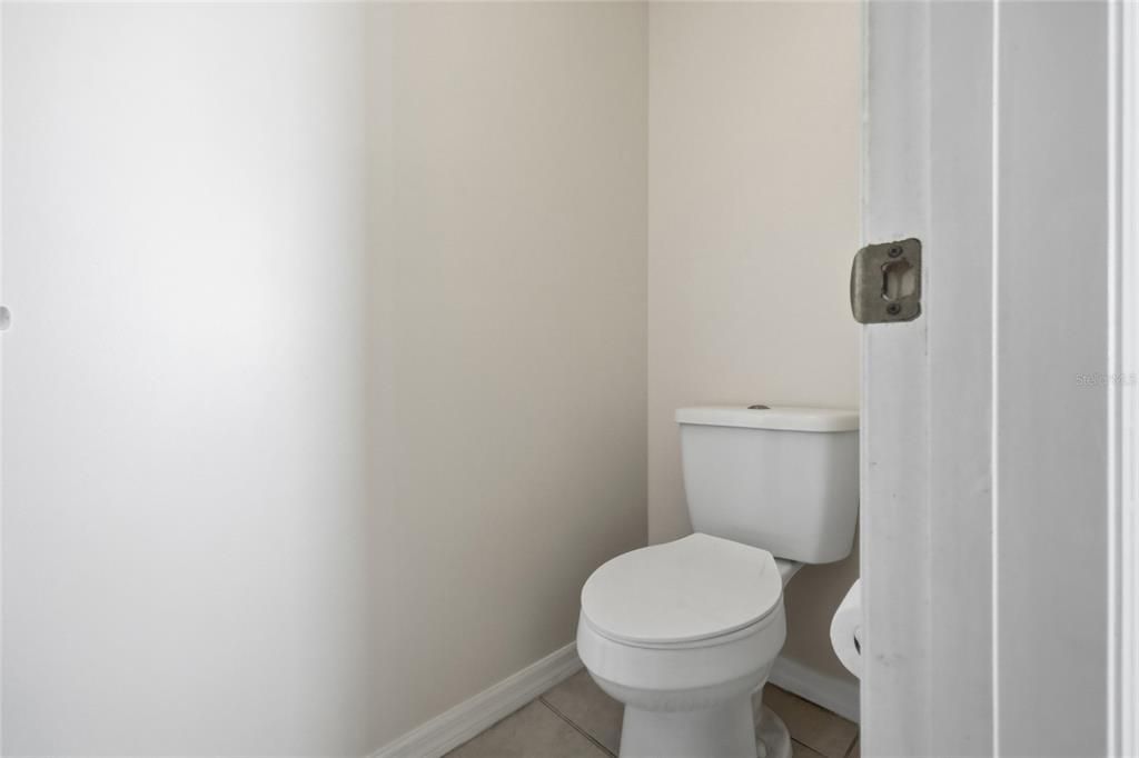 For Rent: $2,100 (4 beds, 2 baths, 2081 Square Feet)