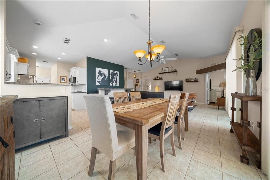 For Sale: $329,000 (3 beds, 2 baths, 1488 Square Feet)