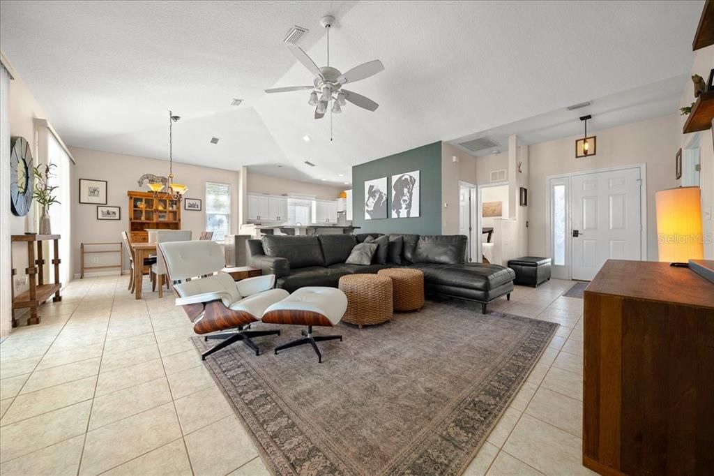 For Sale: $329,000 (3 beds, 2 baths, 1488 Square Feet)