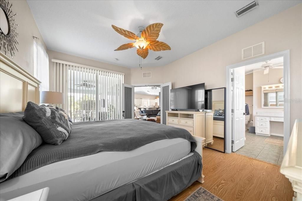 For Sale: $329,000 (3 beds, 2 baths, 1488 Square Feet)