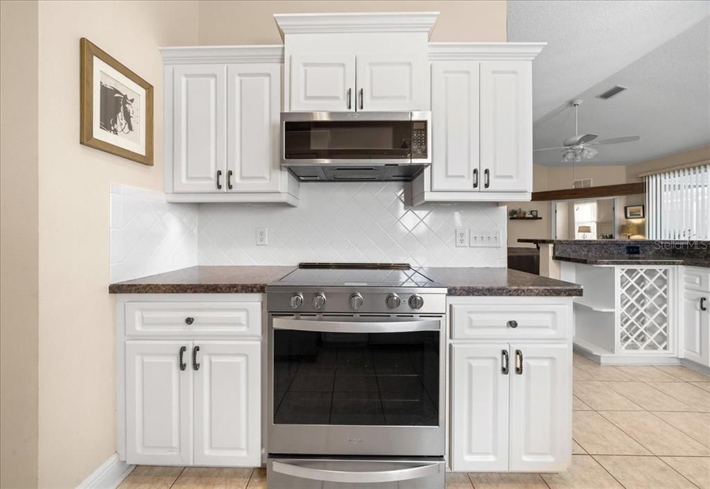 For Sale: $329,000 (3 beds, 2 baths, 1488 Square Feet)