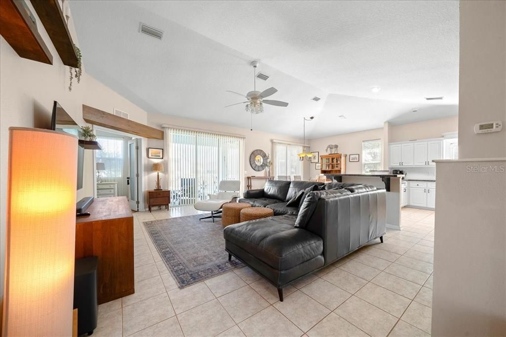 For Sale: $329,000 (3 beds, 2 baths, 1488 Square Feet)