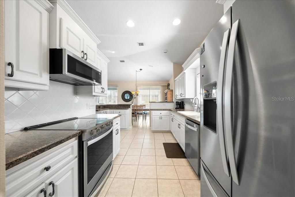 For Sale: $329,000 (3 beds, 2 baths, 1488 Square Feet)