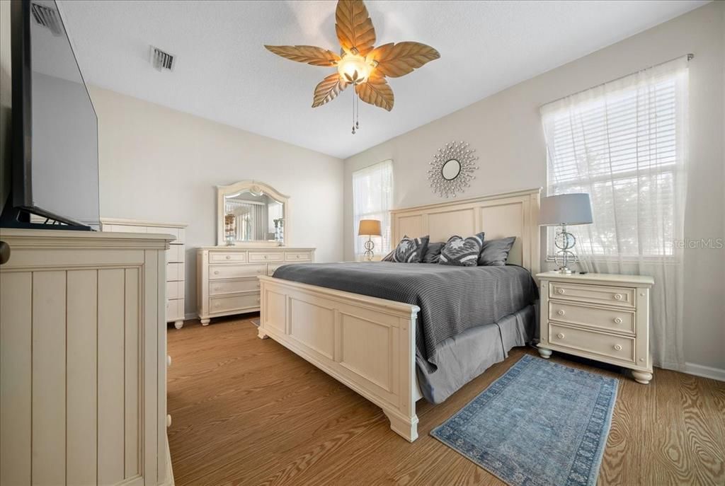 For Sale: $329,000 (3 beds, 2 baths, 1488 Square Feet)