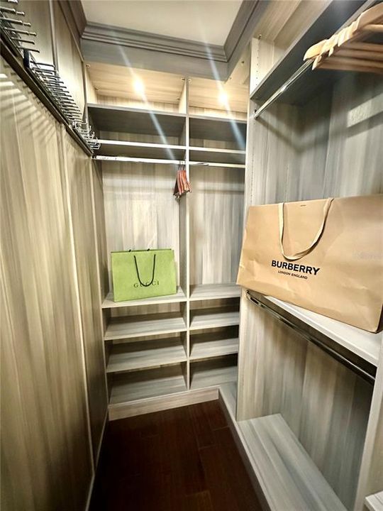 En Venta: $899,000 (4 camas, 3 baños, 3443 Pies cuadrados)