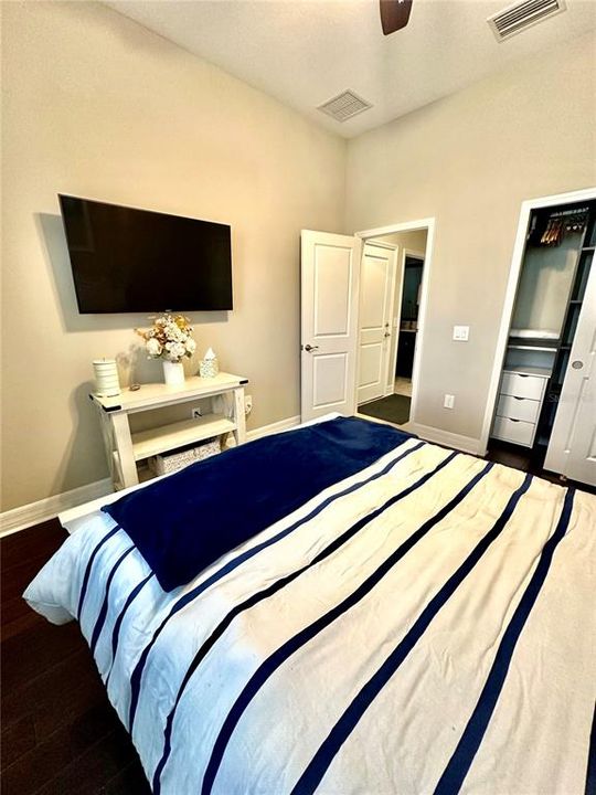 En Venta: $899,000 (4 camas, 3 baños, 3443 Pies cuadrados)