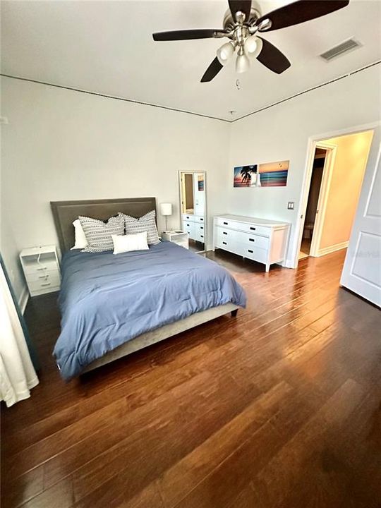 En Venta: $899,000 (4 camas, 3 baños, 3443 Pies cuadrados)