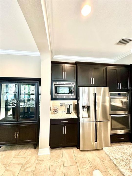 En Venta: $899,000 (4 camas, 3 baños, 3443 Pies cuadrados)