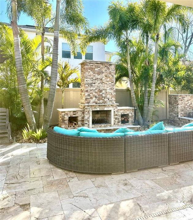 En Venta: $899,000 (4 camas, 3 baños, 3443 Pies cuadrados)