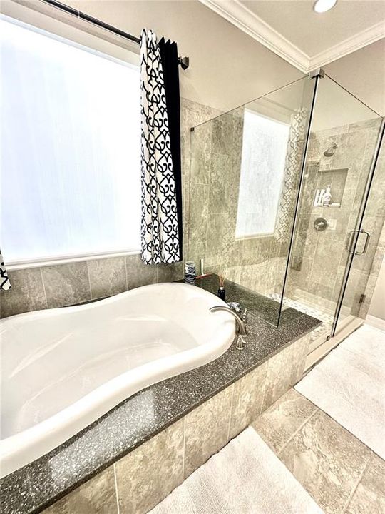 En Venta: $899,000 (4 camas, 3 baños, 3443 Pies cuadrados)