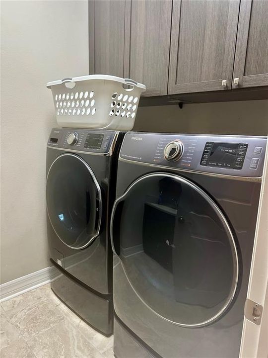 En Venta: $899,000 (4 camas, 3 baños, 3443 Pies cuadrados)