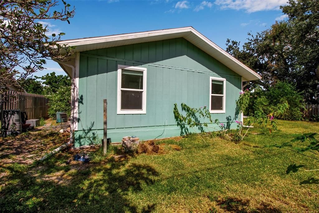 合同活跃: $439,900 (4 贝兹, 2 浴室, 1716 平方英尺)