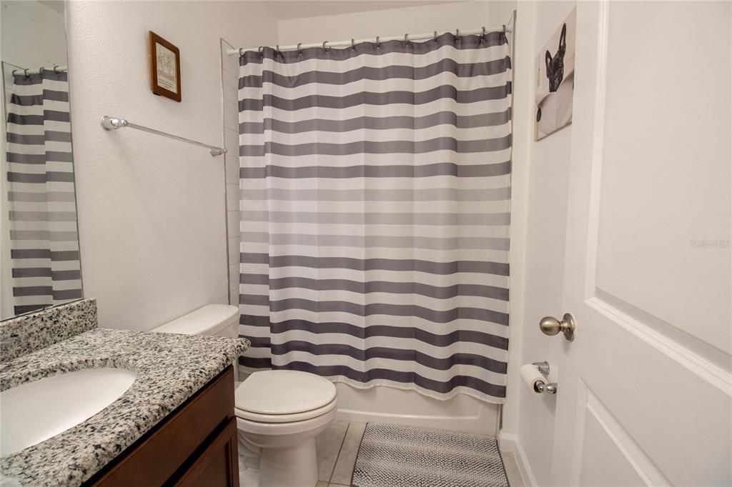 For Rent: $1,999 (3 beds, 2 baths, 1447 Square Feet)