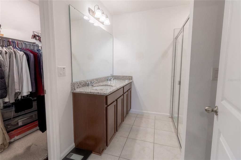 For Rent: $1,999 (3 beds, 2 baths, 1447 Square Feet)
