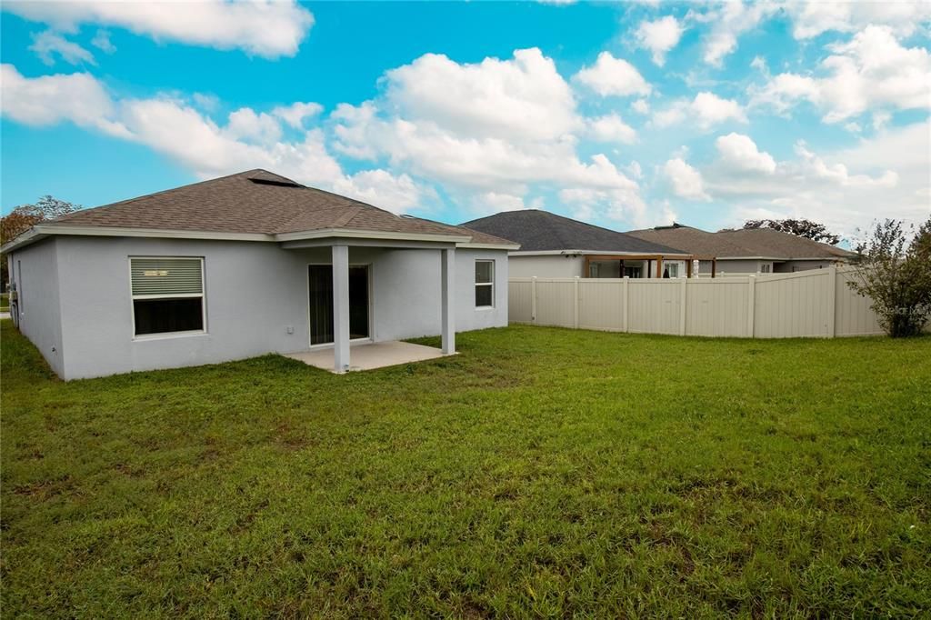 For Rent: $1,999 (3 beds, 2 baths, 1447 Square Feet)