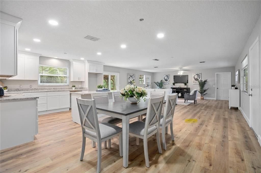 出租: $2,300 (3 贝兹, 2 浴室, 1612 平方英尺)