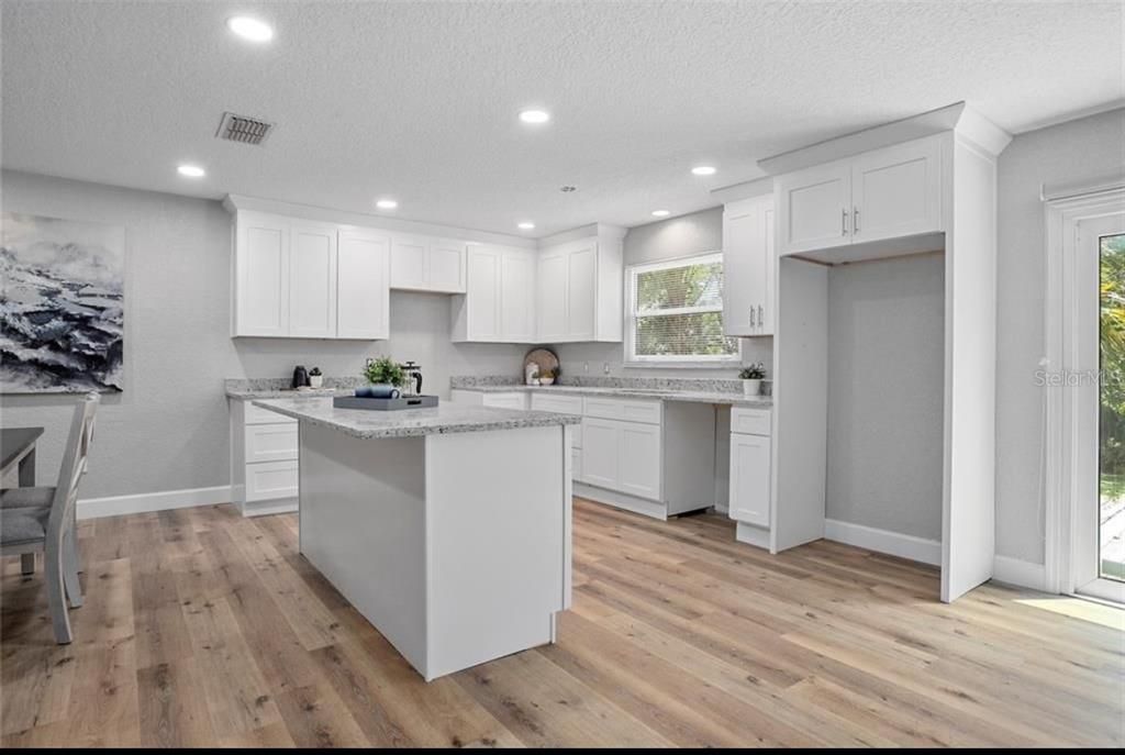 出租: $2,300 (3 贝兹, 2 浴室, 1612 平方英尺)