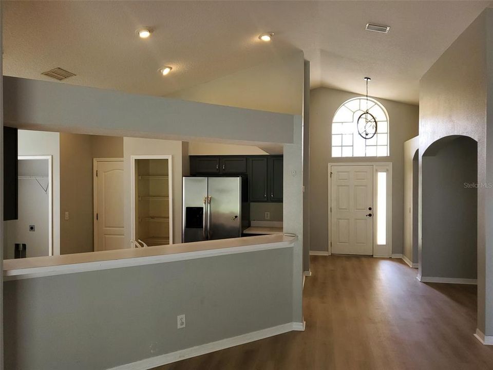 For Sale: $359,000 (4 beds, 3 baths, 1789 Square Feet)