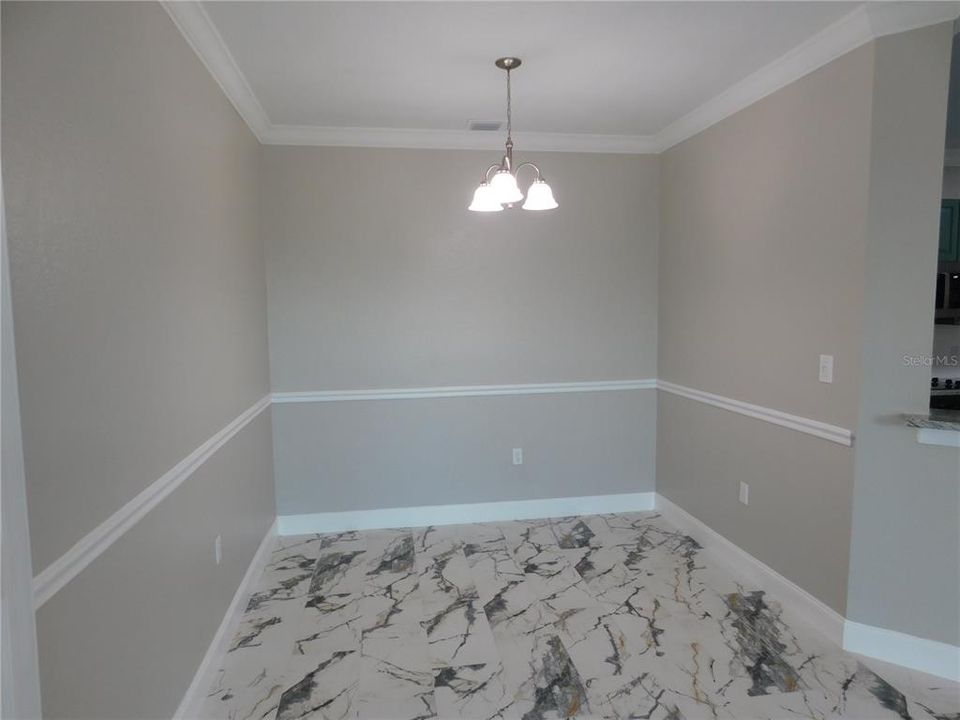 For Sale: $350,000 (3 beds, 2 baths, 1453 Square Feet)