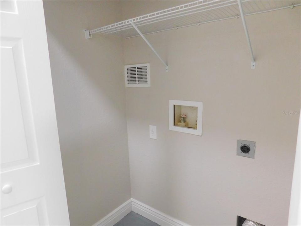 For Sale: $350,000 (3 beds, 2 baths, 1453 Square Feet)