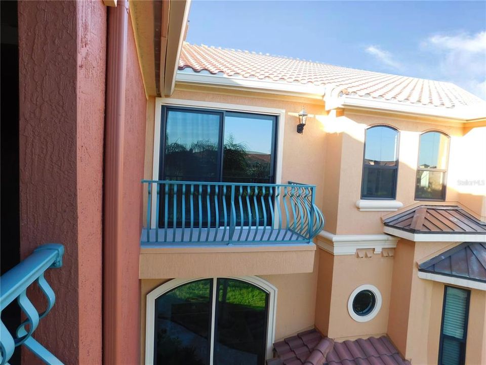 For Sale: $350,000 (3 beds, 2 baths, 1453 Square Feet)