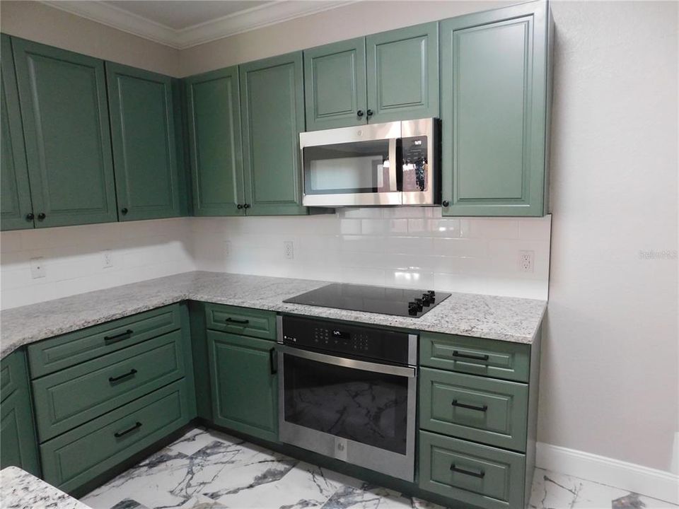 For Sale: $350,000 (3 beds, 2 baths, 1453 Square Feet)