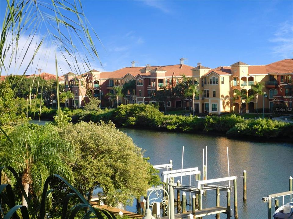 For Sale: $350,000 (3 beds, 2 baths, 1453 Square Feet)