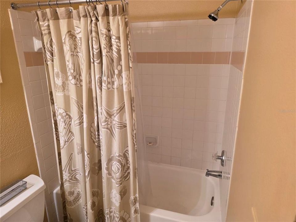 For Rent: $2,250 (3 beds, 2 baths, 1053 Square Feet)