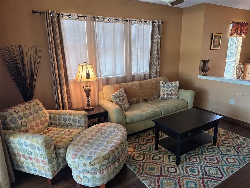 For Rent: $2,250 (3 beds, 2 baths, 1053 Square Feet)