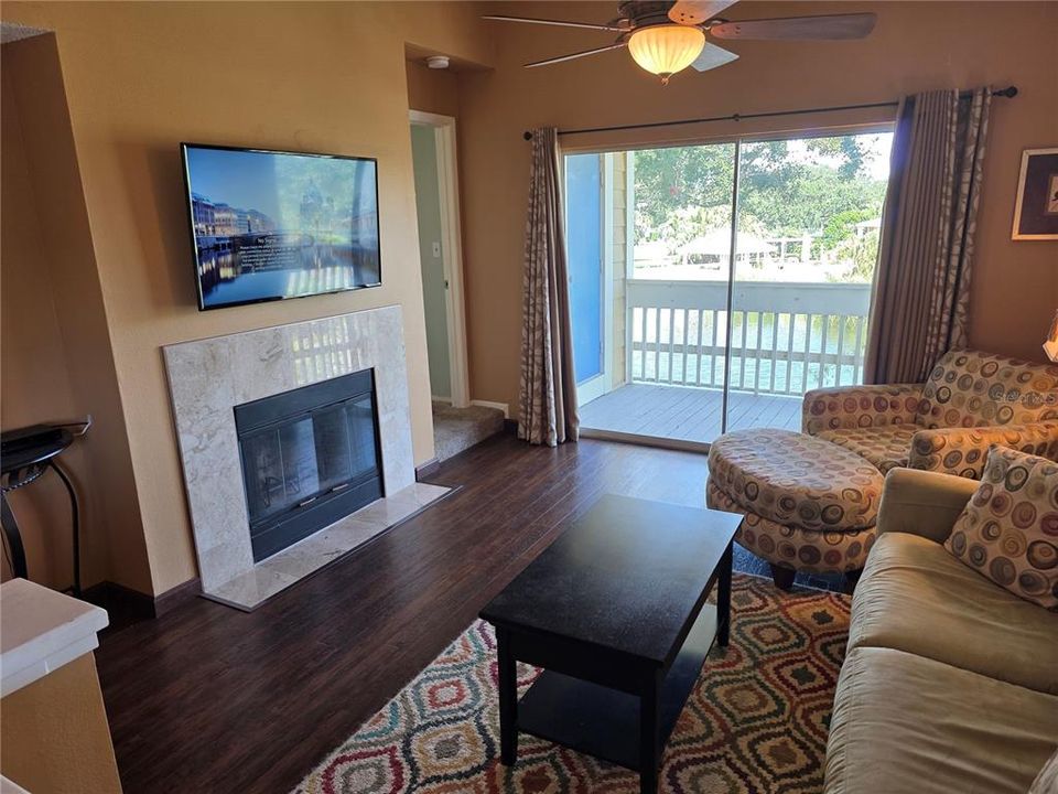 For Rent: $2,250 (3 beds, 2 baths, 1053 Square Feet)