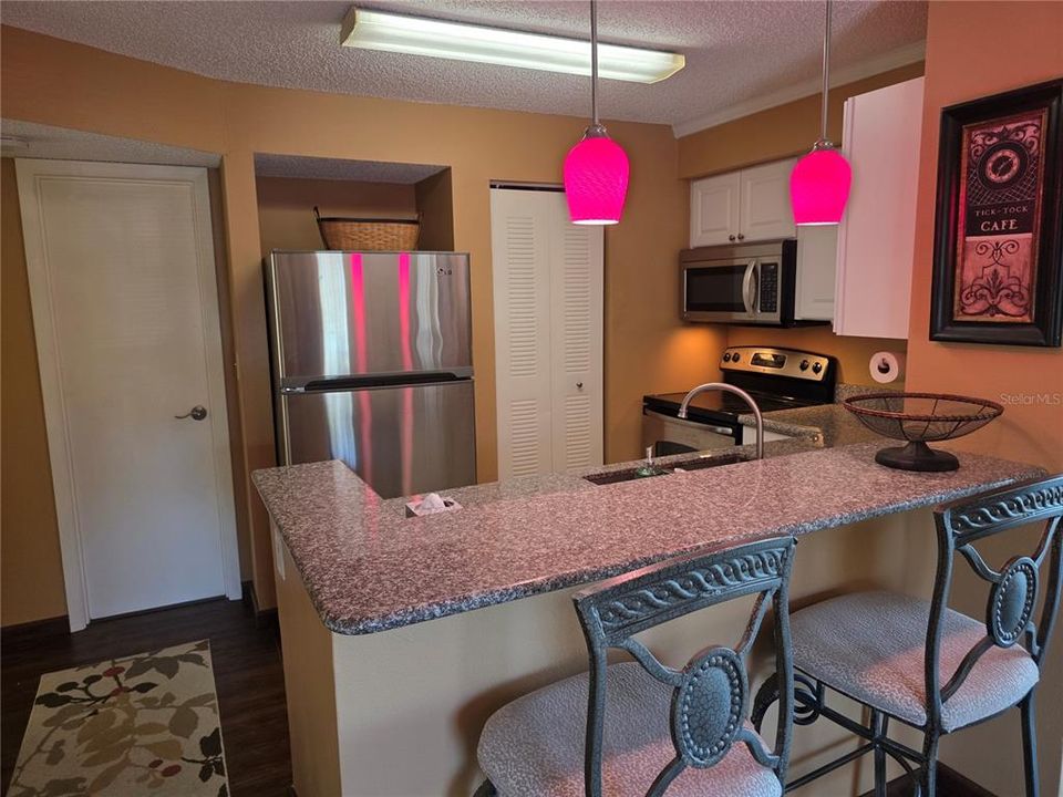 For Rent: $2,250 (3 beds, 2 baths, 1053 Square Feet)