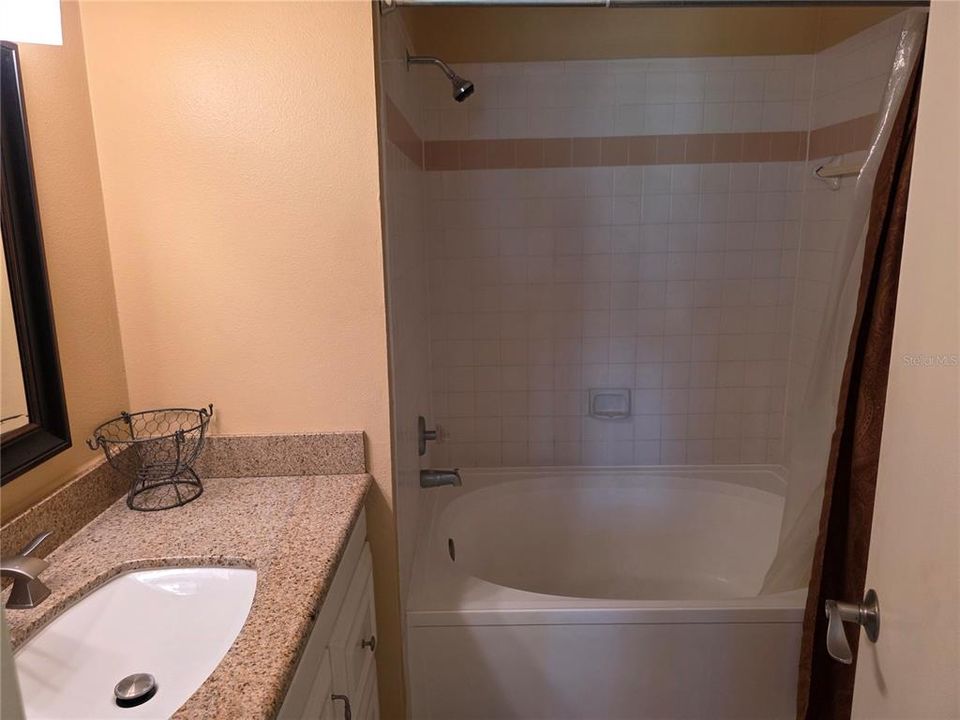 For Rent: $2,250 (3 beds, 2 baths, 1053 Square Feet)