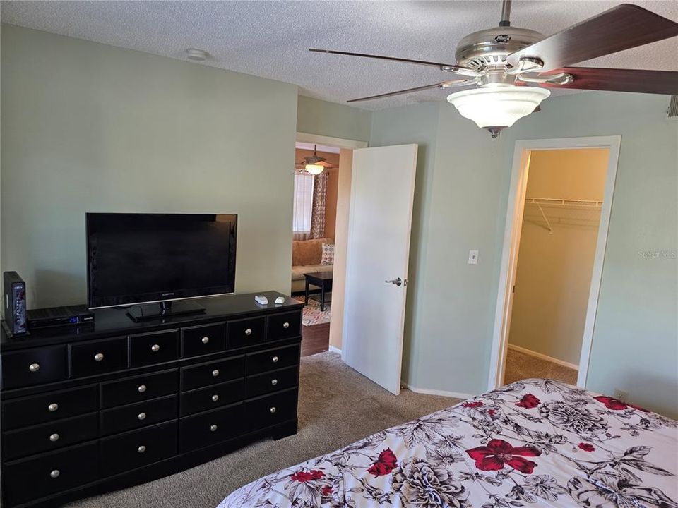 For Rent: $2,250 (3 beds, 2 baths, 1053 Square Feet)