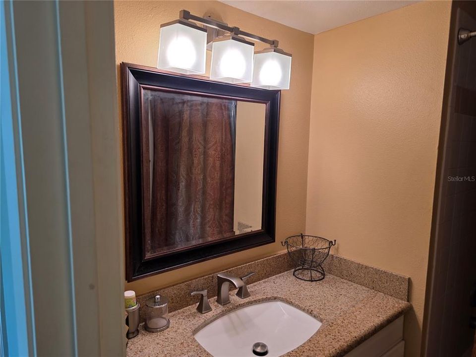 For Rent: $2,250 (3 beds, 2 baths, 1053 Square Feet)